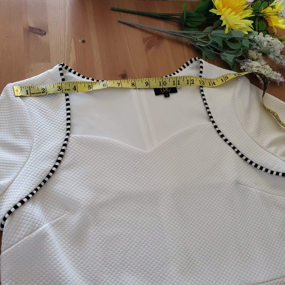 ILE NEW YORK Dress white heart neck - Picture 3 of 13